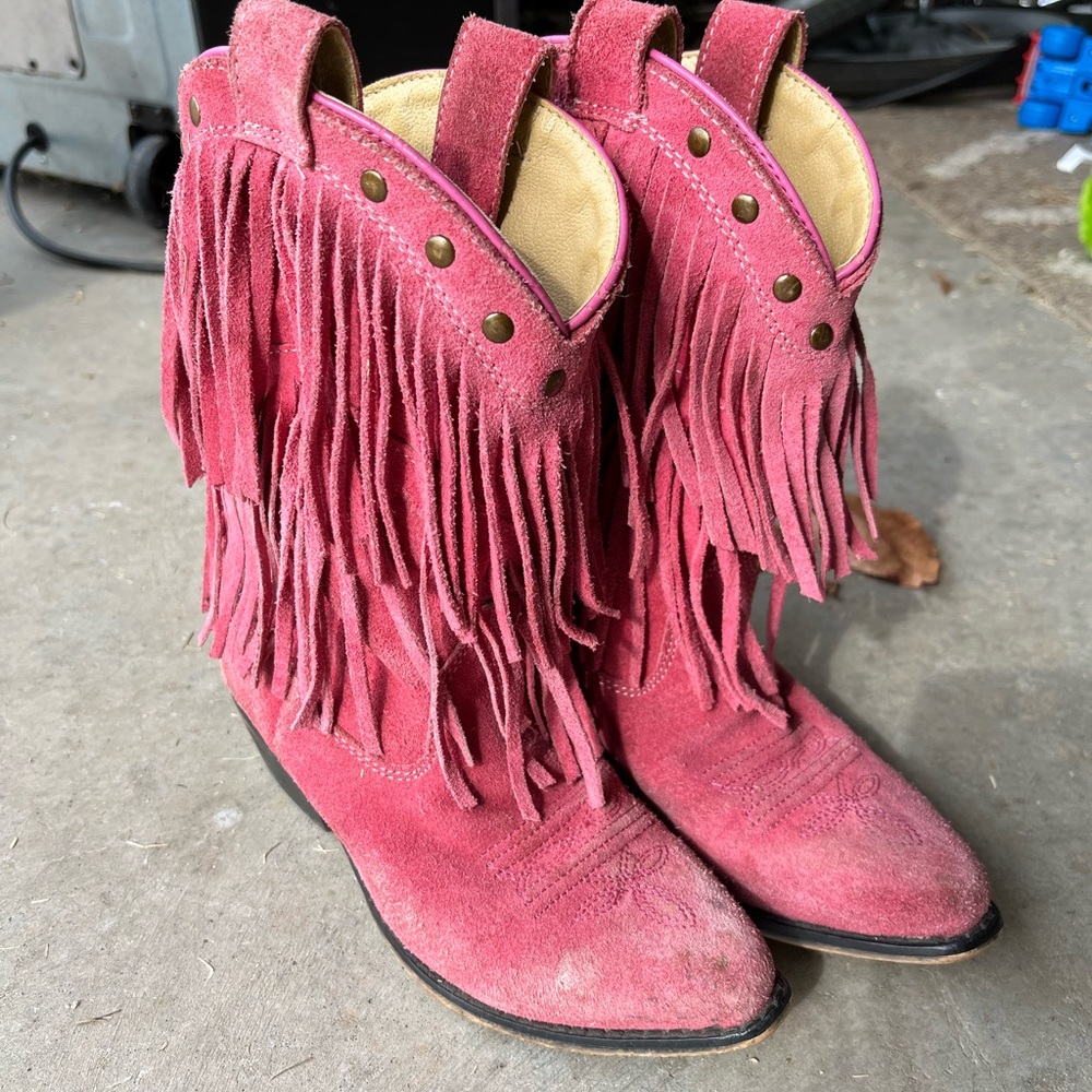 Girls 13 Smokey Mountain kids Leather Boots with fringe in pink